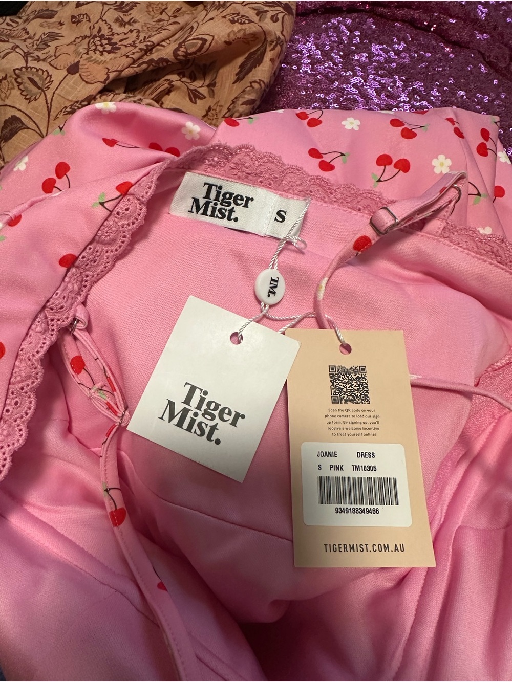 NWT tiger mist Joanie cherry dress size small - Picture 3 of 6